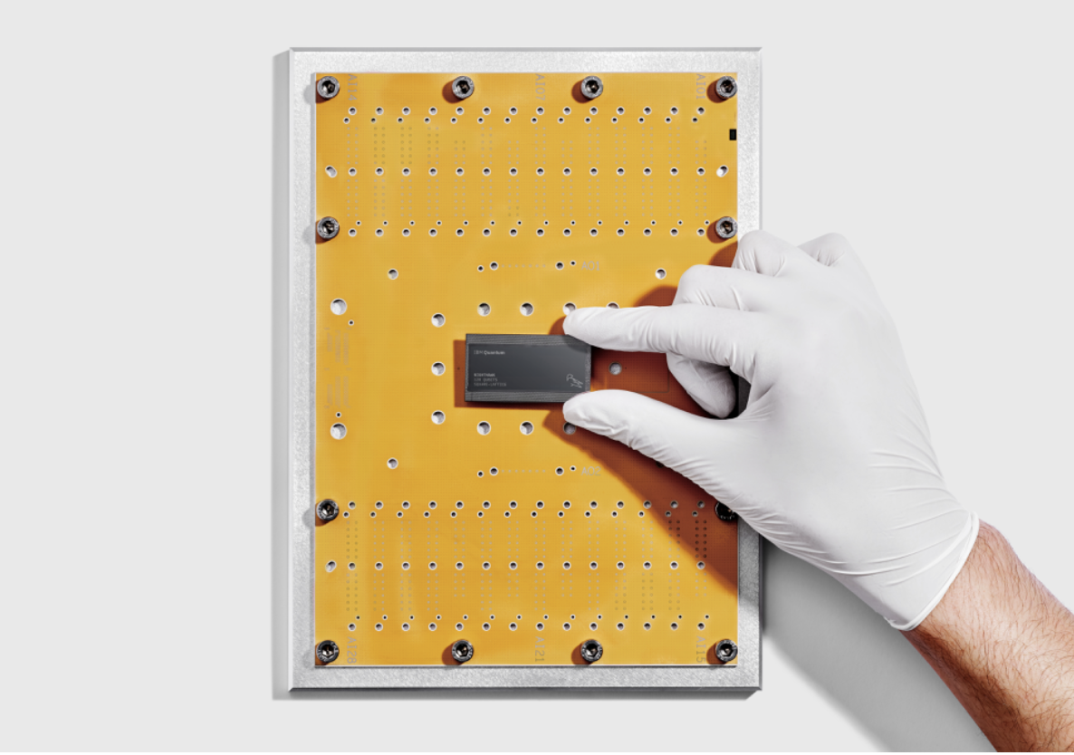 IBM Ra Mắt Chip Nighthawk và Loon Giữa Bối Cảnh Lo ngại Về Mối Đe Dọa Từ Máy Tính Lượng Tử
